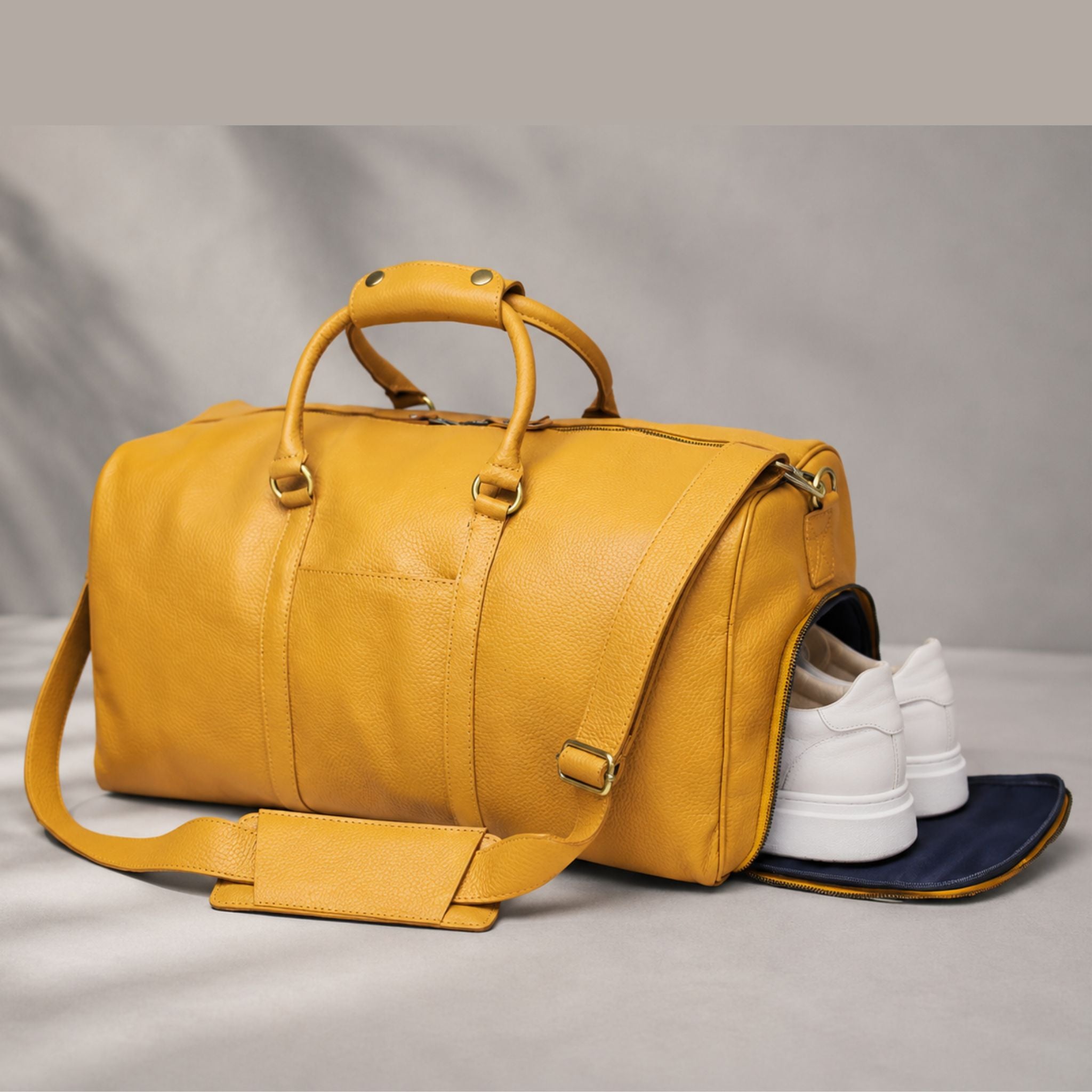 Leather Mild Travel Duffel Bag (TR-026)